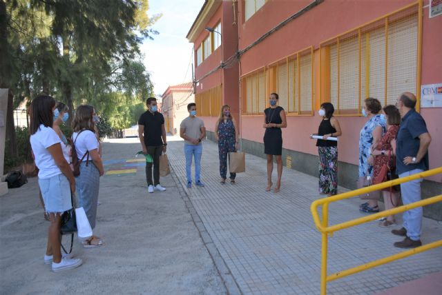 Entrega de material de protección contra el coronavirus al colegio Alcolea Lacal de Archena