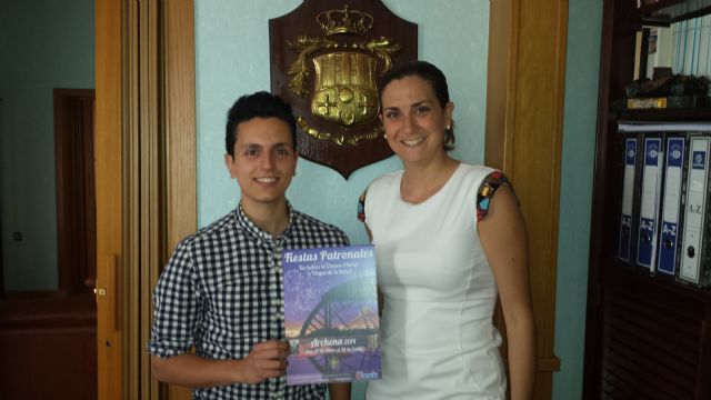 Alcaldesa y Concejal de Festejos presentan la revista oficial de las Fiestas Patronales del Corpus de Archena 2014