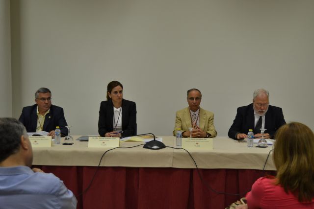 La presentación del libro '550 años de historia de Archena' reúne a casi todos los cronistas oficiales de la Región en esta población