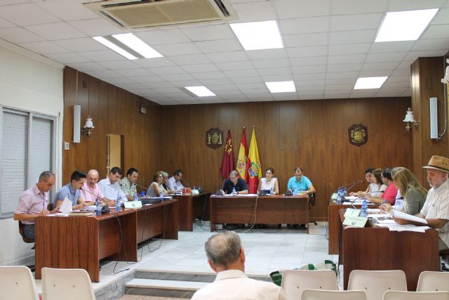El pleno municipal de Archena aprueba con los votos a favor del PP la bajada de  impuestos y tasas de la contribución, la basura y el sello del coche