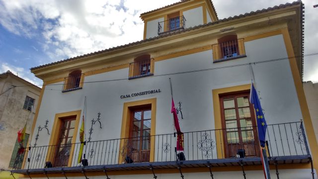 La Alcaldesa de Archena le muestra las condolencias al Alcalde de Bullas por el accidente de autobús