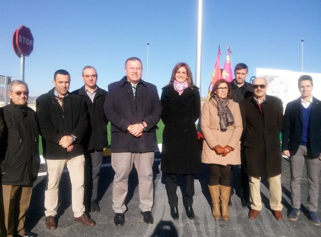Bernabé inaugura una rotonda en Archena que hará más seguro el acceso a La Algaida