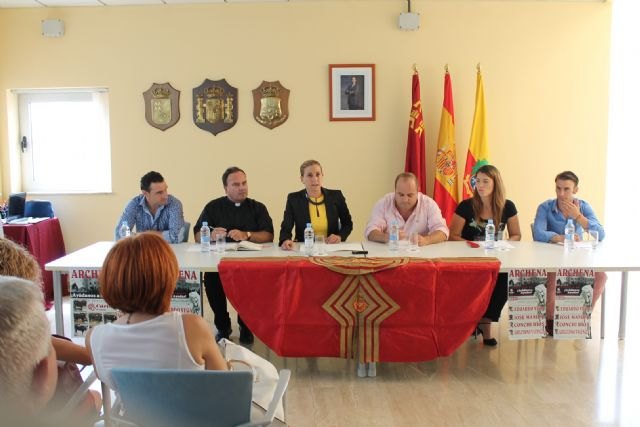 Presentación del cartel de la novillada -picada mixta a beneficio de Cáritas que se realizará en las Fiestas del Polvorín de Archena