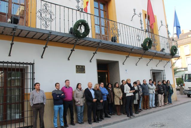 Minuto silencio en Archena en homenaje a los dos policias nacionales españoles asesinados en KAbul
