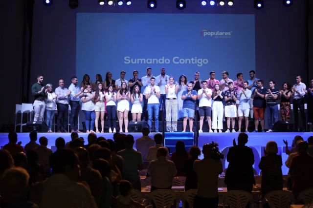 El PP de Archena celebra su convivencia de verano y reúne a más de 1.000 personas en el Cine de Verano