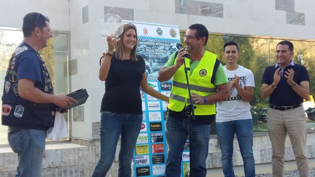 La Alcaldesa recibe a los participantes en la II Concentración Nacional de Policías Motoristas que se desarrolla en Archena