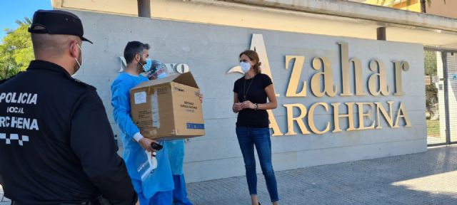 Nueva entrega de material de protección contra la COVID-19 a la Residencia de personas mayores ´Nuevo Azahar´