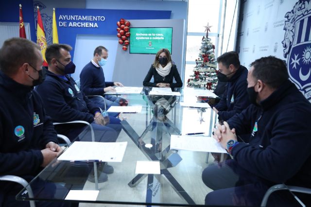 Alcaldesa y Concejal aseguran que se han duplicado los servicios de limpieza viaria 'para conseguir un municipio todavía más limpio'