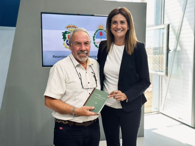 El presidente del Rincón de Murcia en Rosario propone a Patricia Fernández el hermanamiento de la ciudad argentina con Archena