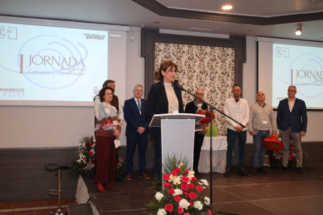 La alcaldesa de Archena da la bienvenida a Coremur y destaca su apoyo al comercio de proximidad 'cada vez que levantan la persiana, levantan nuestra economía'