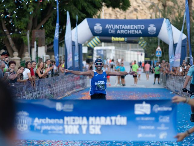 La Media Maratón de Archena corona a Jesús López y a Isabel Jara que firmaron una gran carrera