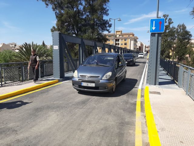 La Comunidad abre al tráfico el puente de hierro de Archena tras su rehabilitación
