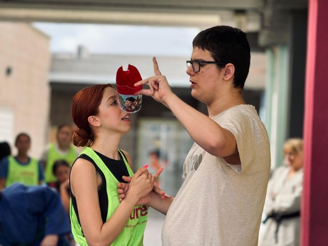 Archena fomenta la autodefensa de personas con discapacidad a través de un curso de artes marciales, organizado por la escuela de verano inclusiva