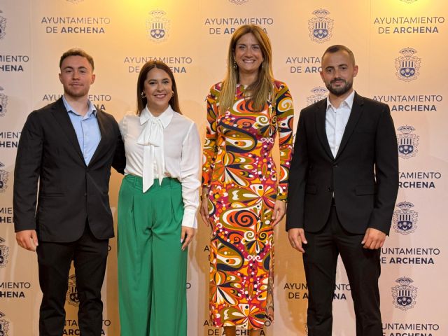 Archena celebra su Gala de la Juventud y premia a Alberto Martínez fundador de 'Limbium', una compañía que fabrica prótesis biónicas de brazo