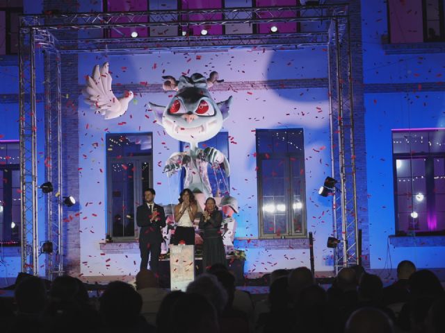 Archena da el pistoletazo de salida a sus fiestas con el pregón de Elena Clara Palazón y la llegada de la mascota festiva de 'Loqui'