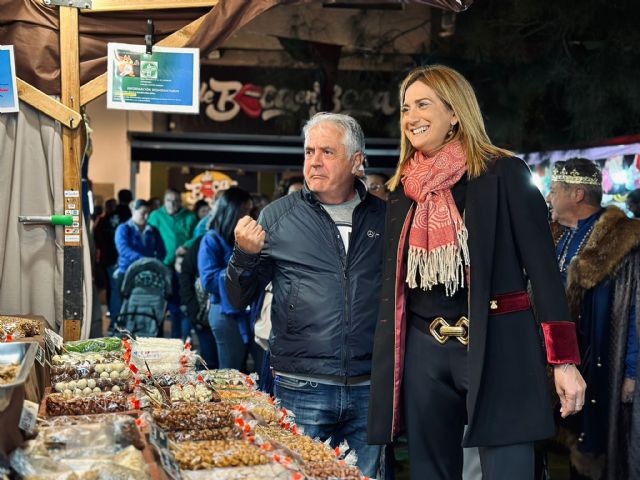 La alcaldesa de Archena inaugura el Mercadillo Medieval del Medio Año festero de Moros y Cristianos