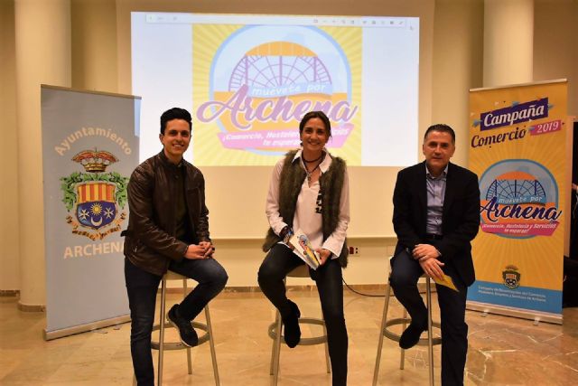 La presentación de la campaña de comercio 'Muévete por Archena' congrega a más de 150 comerciantes locales