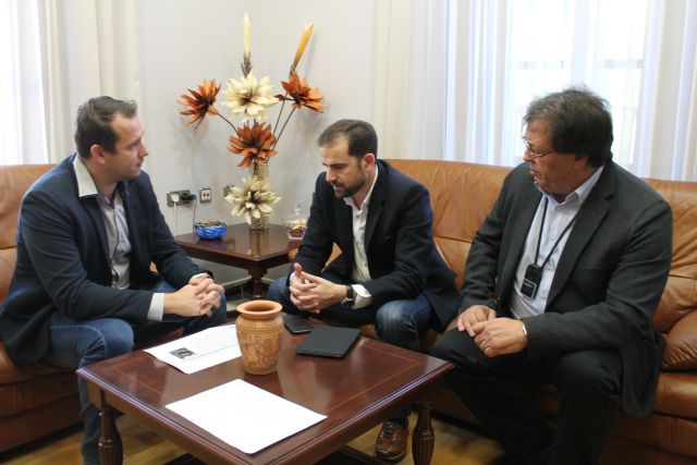 Presentación del partido de baloncesto por el reciclaje de la Asociación Nacional de Personas con Discapacidad que se llevará el próximo lunes en Archena