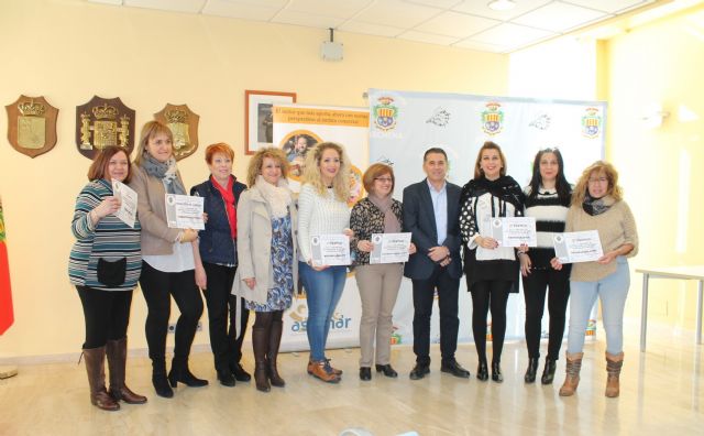 Entregados este mediodía los premios a los mejores escaparates navideños del comercio de Archena