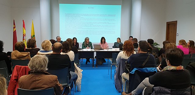 Una jornada del Ayuntamiento de Archena conciencia sobre la sensibilización y prevención de la violencia de género