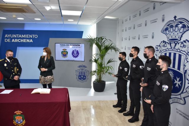 Con la incorporación de cuatro nuevos policías, la plantilla de la Policía Local asciende ya a 29 agentes