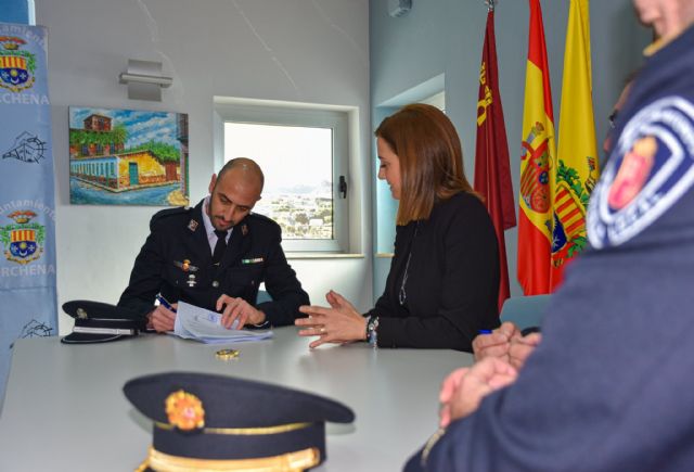Toma de posesión del nuevo agente de la policía local de Archena, José Tomás López Bernal