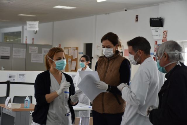 La Alcaldesa visita el Centro de Salud para transmitirles a estos profesionales sanitarios el agradecimiento del pueblo de Archena por el gran trabajo en esta crisis