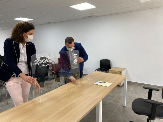 Mamparas pioneras para bares y restaurantes de Archena como medida de protección frente al covid19