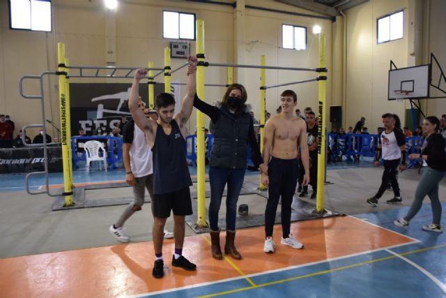 Archena se convirtió hoy en la capital mundial de la calistenia, un deporte de tensión y resistencia