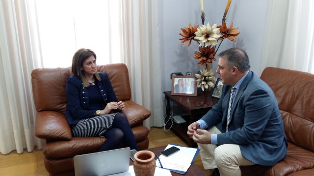 El director general de Simplificación de la Actividad Empresarial y Economía Digital, se reune con la alcaldesa de Archena
