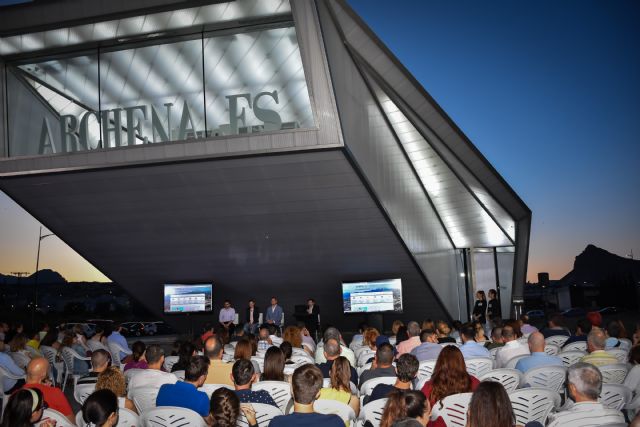 El Ayuntamiento presenta su nueva web institucional y la APP 'Archena entre todos'