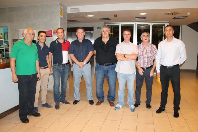 El Concejal Fulgencio García clausura el curso federado de entrenadores de fútbol que se ha celebrado en Archena