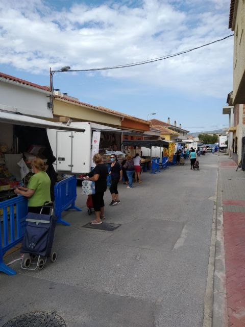 El mercadillo semanal de La Algaida ya funciona al 90 por cien de su extensión habitual con todas las garantías de prevención
