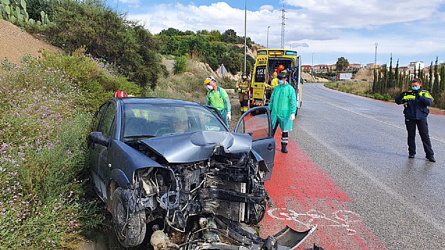 Conductor herido al salir su vehículo de la carretera, en Archena