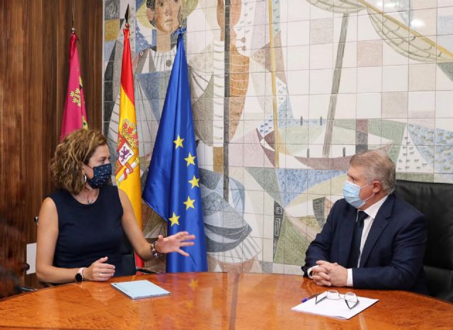 El Delegado del Gobierno se compromete con la Alcaldesa a ampliar la plantilla de la Guardia Civil y a luchar contra la ocupación ilegal de viviendas