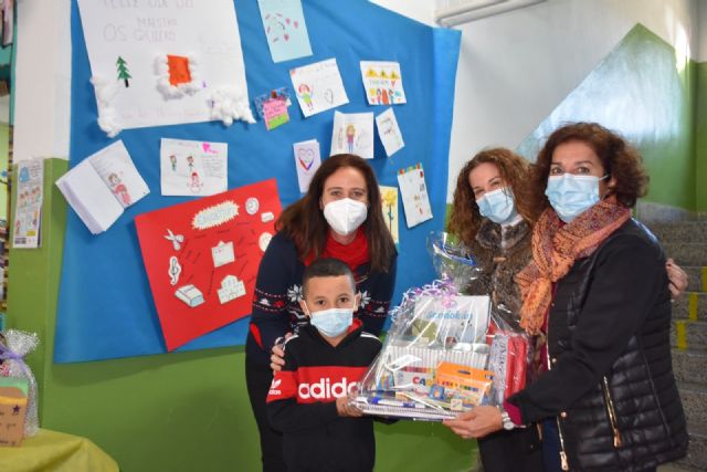 Unos 2.000 alumnos de Primaria de Archena han participado en el concurso 'Qué es un maestro para tí'