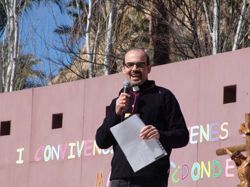 D. Juan Tudela en la I Convivencia de Jóvenes Cofrades, celebrada en Archena.
