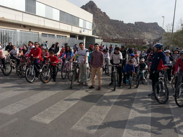 Más de 100 alumnos del Colegio 'El Ope' participan en la Ruta ciclista organizada por el AMPA