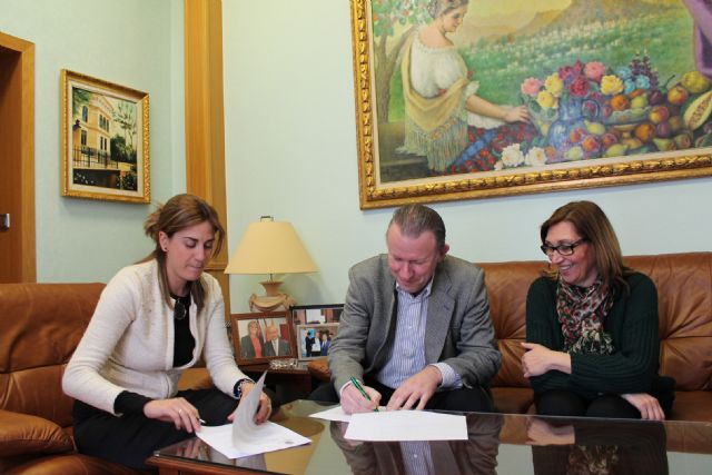 Firmado un convenio entre Ayuntamiento y Cabildo Superior de Cofradías para ayudar económicamente en la puesta en marcha de los actos de Semana Santa