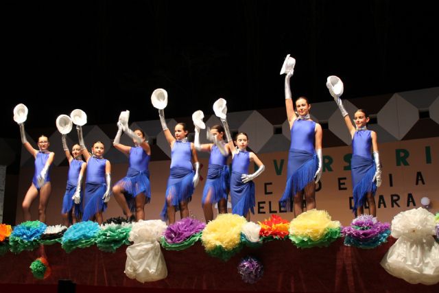 La Academia Elena Clara celebró su XX aniversario con su XVI Festival de Danza en las fiestas de Archena