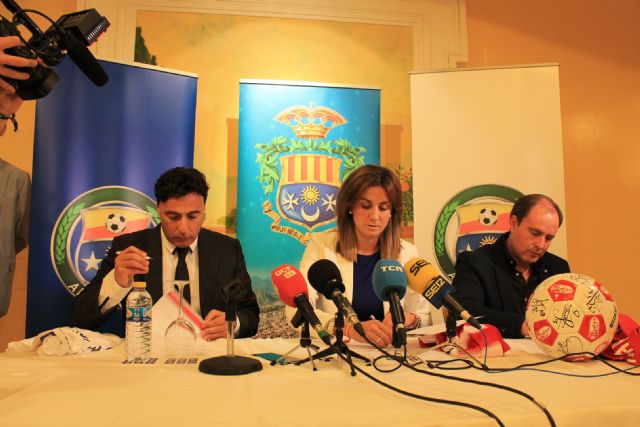 Un convenio entre el Granada CF, el Archena FC y el Ayuntamiento permitirá impulsar y promocionar jugadores de la cantera local
