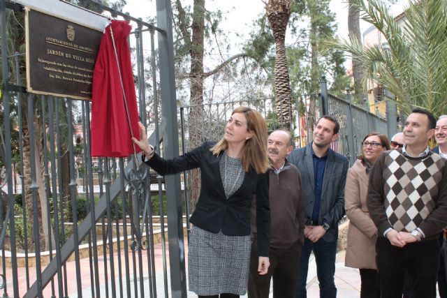 La Alcaldesa visita las obras de renovación del abastecimiento de agua de la calle Enrique Salas