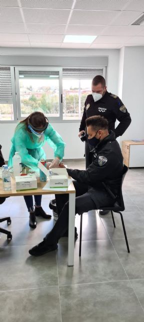 La Policía Local de Archena se hace los test de antígenos como medida de prevención ante la COVID19