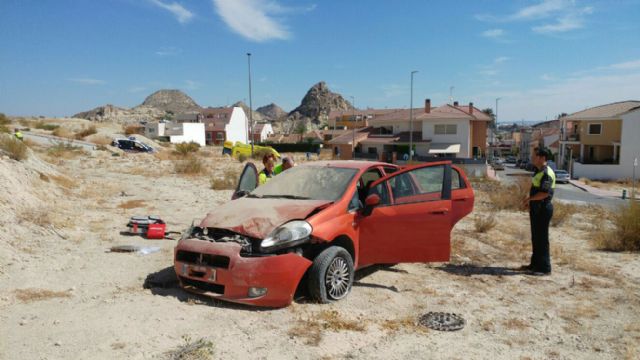 La Policía Local de Archena frustra el intento de suicidio de una persona que intentaba quitarse la vida en el interior de su vehículo