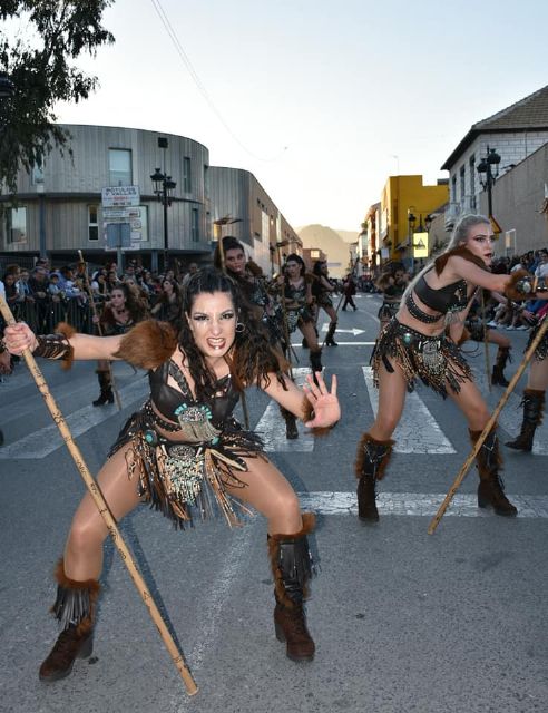 Archena se echó a la calle para celebrar el tradicional carnaval de “Domingo de Piñata”