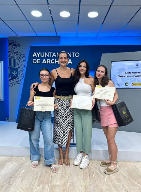 La alcaldesa de Archena destaca 'el talento' de las alumnas del IES Pedro Guillén ganadoras del Premio Nacional 'Jóvenes Investigadores'