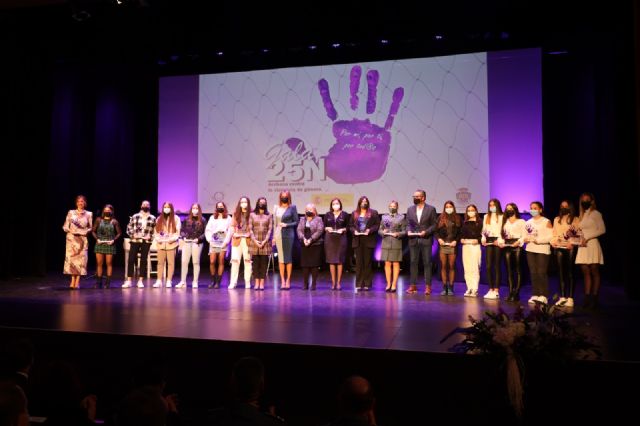 Encarna Talavera, Encarna Guillén, Fuensanta Barquero, Élida Sevilla, Club Rítmika y La Algaida FS, fueron las homenajeadas en la Gala contra la Violencia de Género