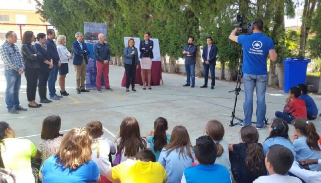 La Comunidad invierte 128.000 euros en la construcción de una cubierta en la pista deportiva del colegio Emilio Candel de Archena