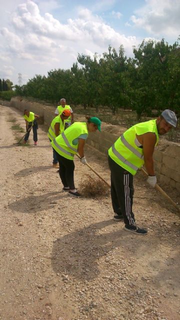 Contratados 33 desempleados agrícolas para arreglar diversos caminos rurales del municipio