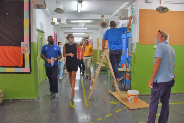 Continúa la limpieza y desinfección intensa de colegios y centros educativos de Archena